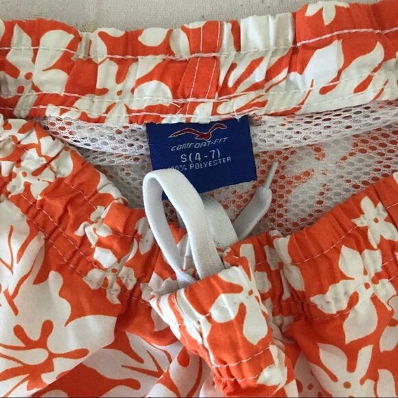 Boys athletic swim trunks size 5/6 - Picture 2 of 2